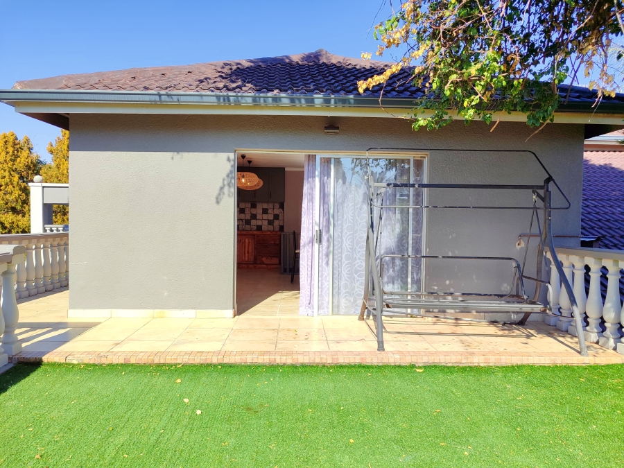 6 Bedroom Property for Sale in Doringkruin North West